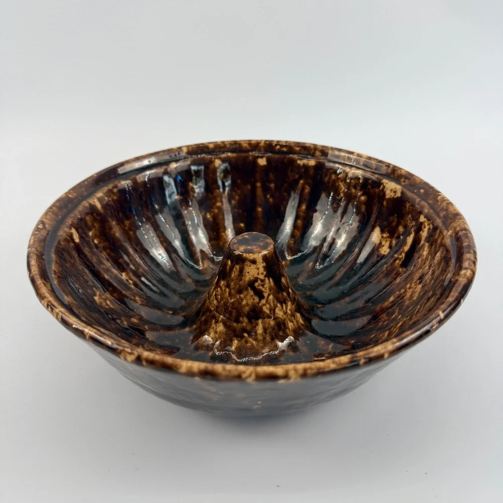 Rockingham Yellowware Fluted‎ Pudding Cake Mold Brown Glaze Antique 8.5